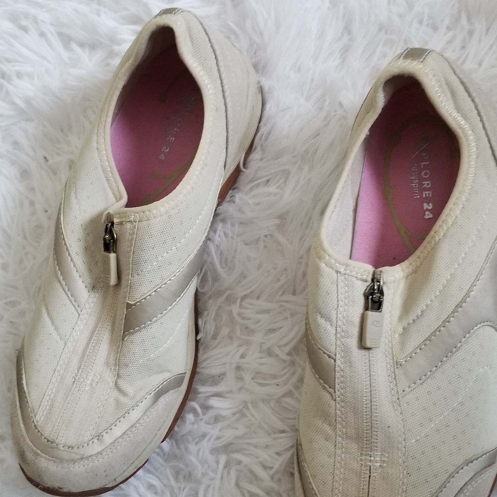 Explore 24 Zipper Sneakers